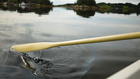 Rowing-out-in-the-ocean-on-a-beaitful