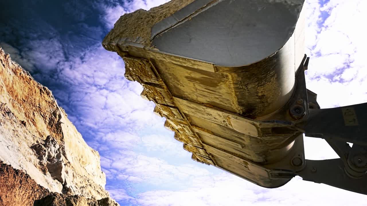 발굴기 모래 로딩