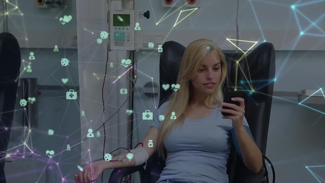 globo de iconos médicos girando contra mujer caucásica usando teléfono inteligente en el hospital