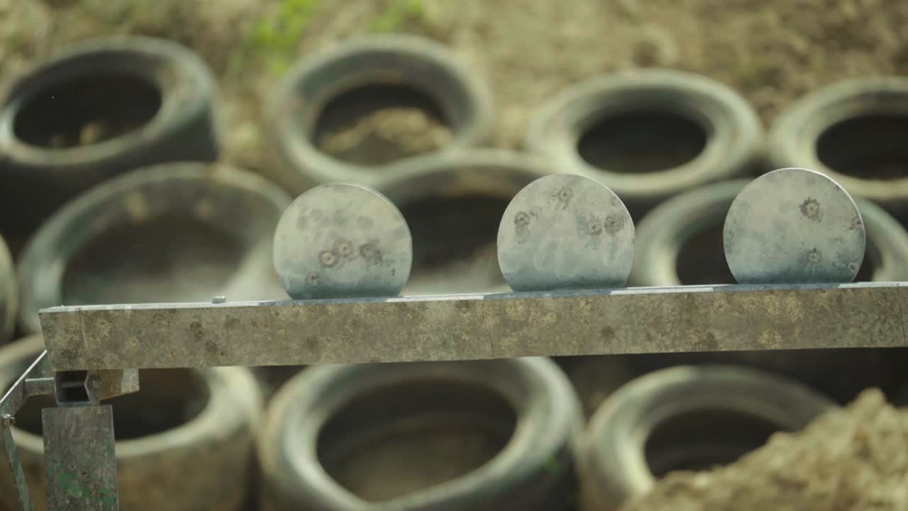 철 표적은 사거리에서 총을 는 동안