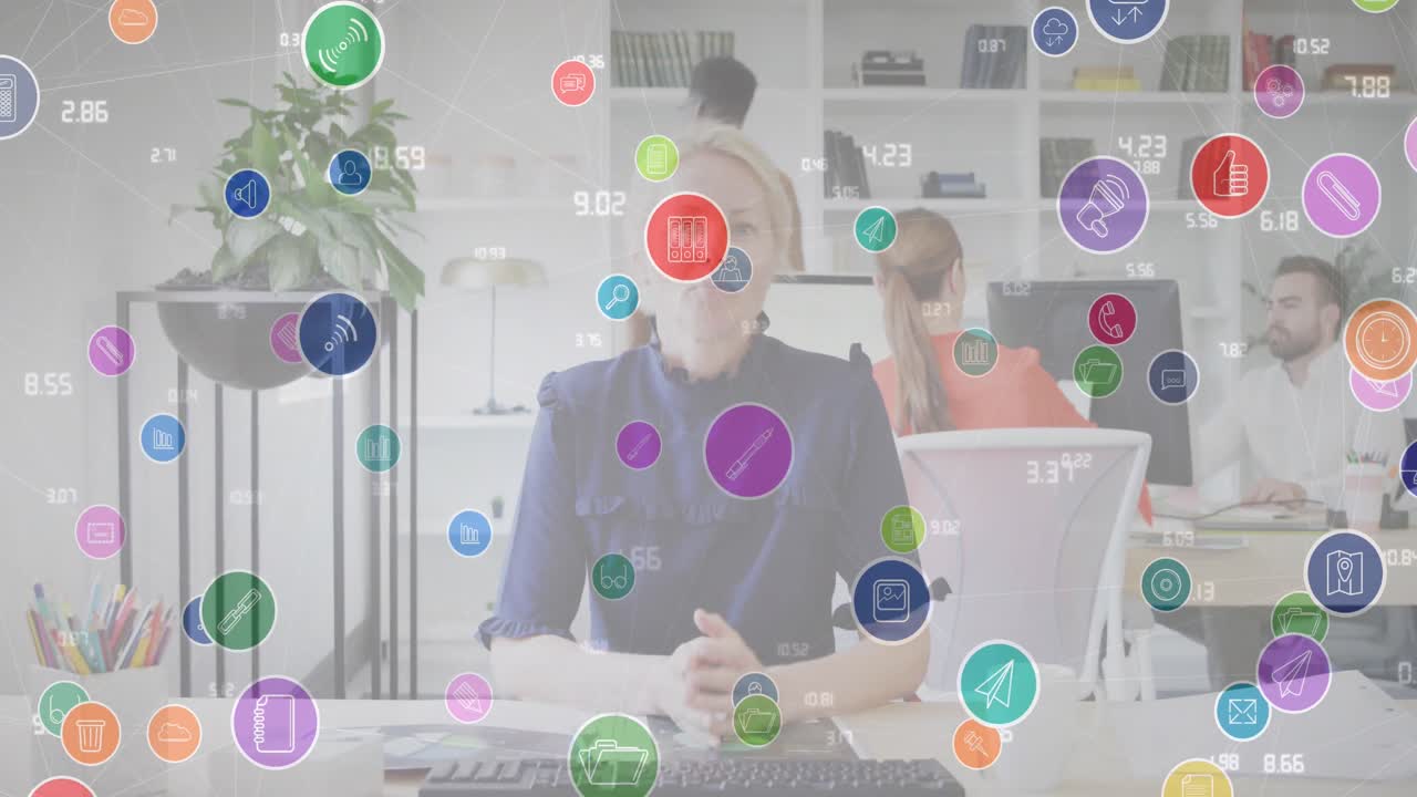 사무실에서 비디오 통화를 하는 백인 여성에 대한 아이콘의 애니메이션