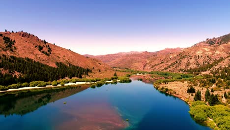 Imagen-Aerea-Del-Lago-En-El-Norte-De-La-Patagonia-Argentina,-Sudamerica-Imagen-Aerea-Del-Lago-En-El-Norte-De-La-Patagonia-Argentina,-Sudamerica