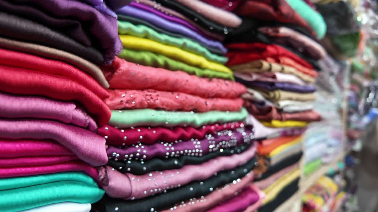 exhibición de telas coloridas