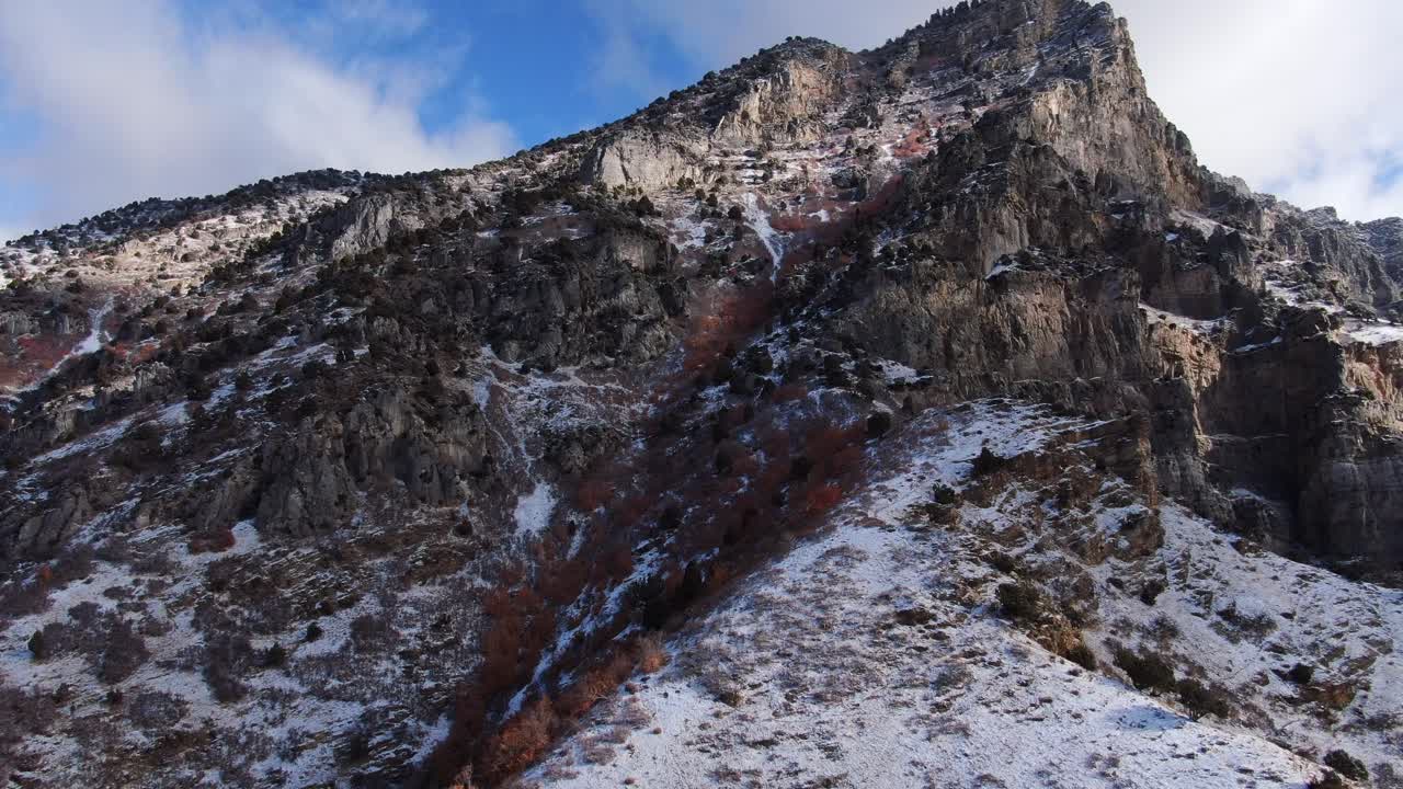 impresionante sesión aérea de rock's canyon en provo, utah