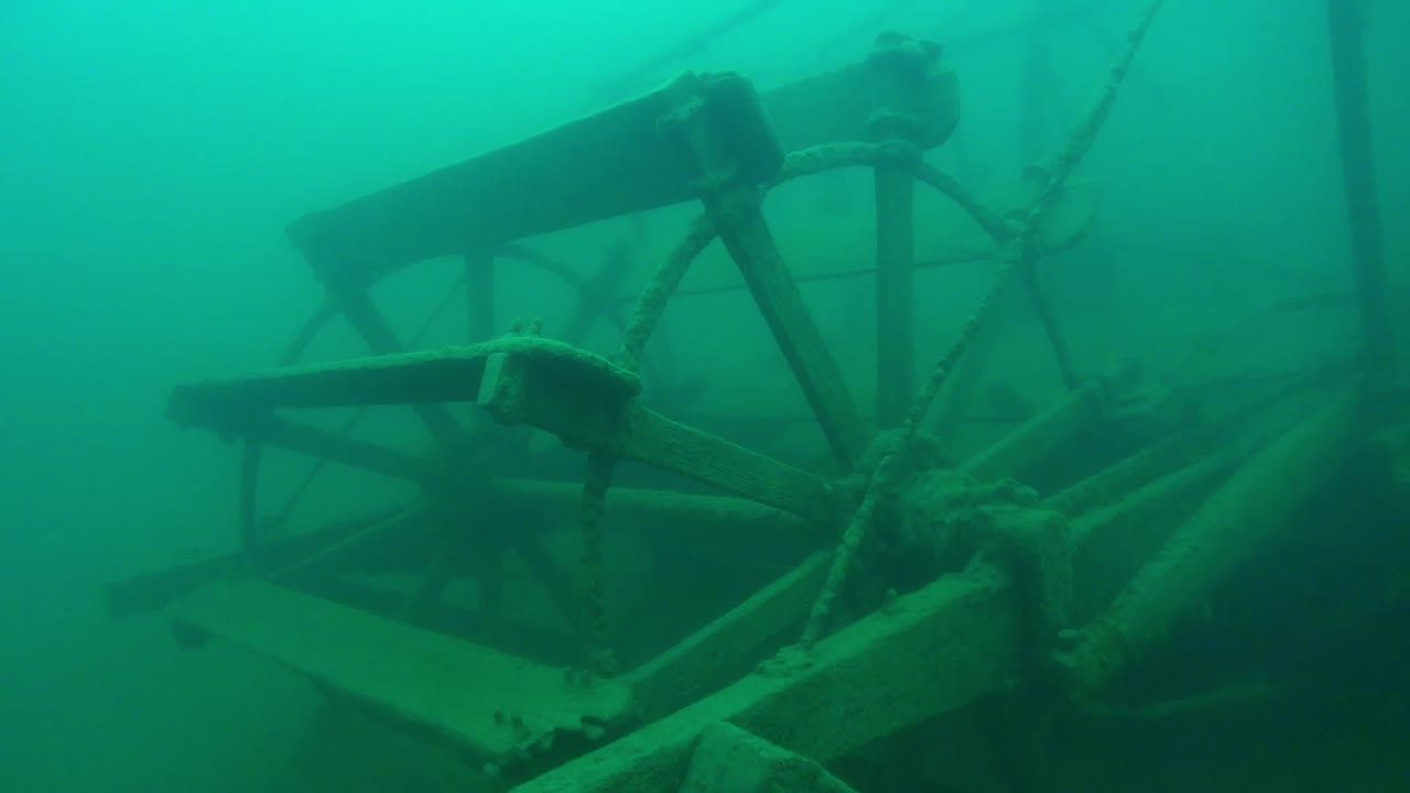 la rueda de paletas del barco goldrush aj goddard