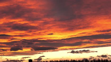 Paleta-De-Colores-Vibrantes-En-La-Espectacular-Puesta-De-Sol---Canterbury