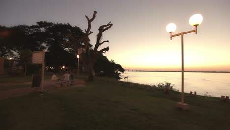 Strand-In-Rio-De-Janeiro-Leer-Bei-Sonnenuntergang