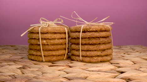 deliciosos pasteles de avena en la mesa