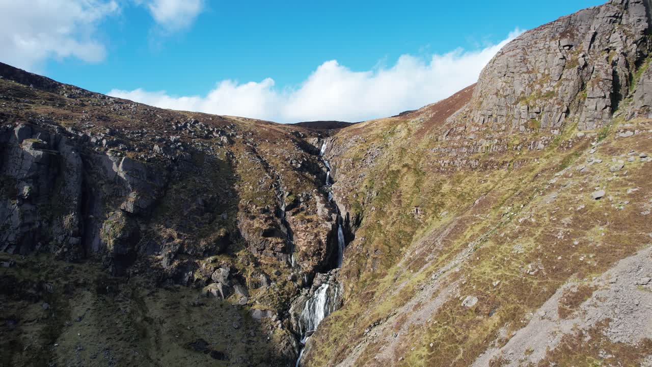 Montagne irlandesi, epica giornata invernale alle Mahon Falls, Monti Comeragh, Waterford, paesaggi e luoghi mozzafiato