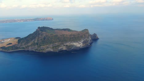 vista panorámica de seongsan ilchulbong drone en 4k