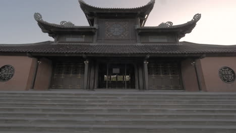 Pagoda-Budista-En-El-Templo-Bai-Dinh-Vietnam