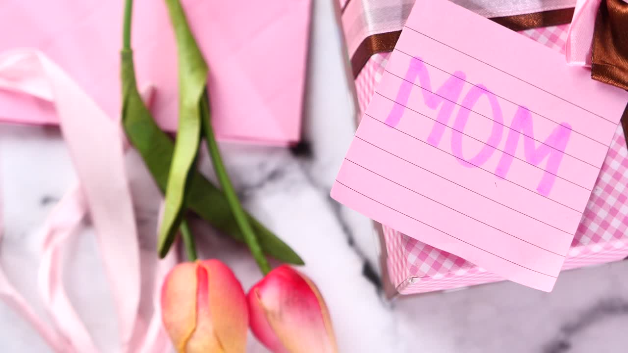 подарок на день матери.