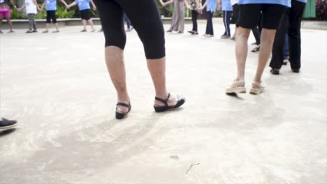 elderly dancing ciranda, video, flat plane, low angle shot