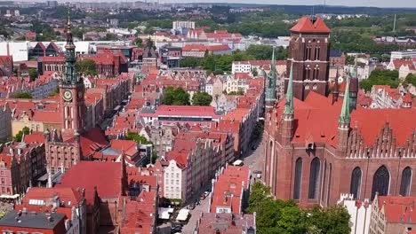 Imágenes-De-Drones-Del-Casco-Antiguo-De-Gdansk