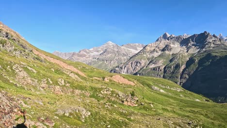 Matterhorn-Mountain-surrounded-by-Swiss-Alps-in-Switzerland,-Europe