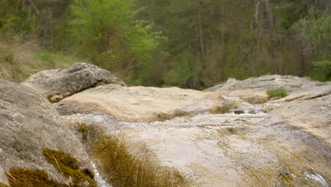 Ruta-Dels-Set-Gorgs-De-Campdevànol---Route-Der-Sieben-Pools---Katalonien-Girona-Spanien---Natur--Und-Harmoniekonzept-Mit-Kopierraum