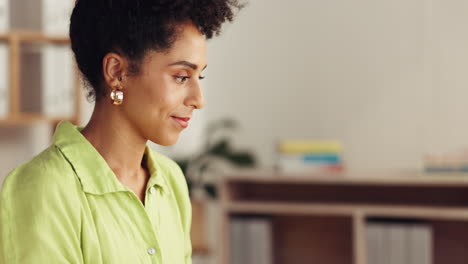 Happy-business-woman-thinking-on-computer-at-night