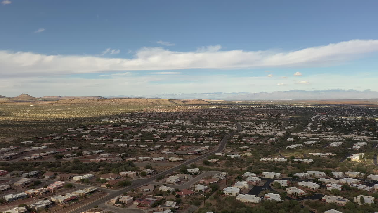 Green Valley Arizona, USA, drone con panoramica ascendente