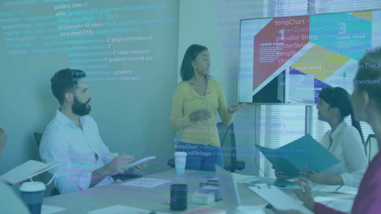 animación del procesamiento de datos digitales sobre diversas personas de negocios en la oficina