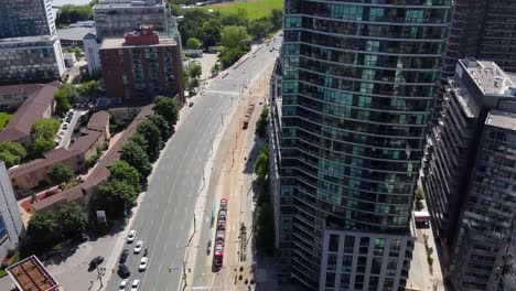 Ein-Sonniger-Sommertag-In-Toronto-Mit-Blick-Auf-Den-Flughafen-Billy-Bishop-Und-Den-Hafen-Von-Toronto