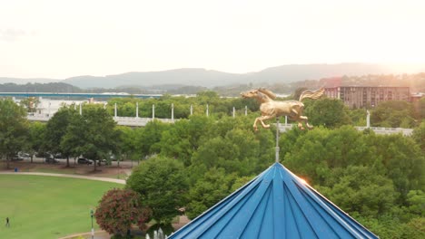 Parque-Coolidge-Y-Parque-Renacentista-En-Chattanooga,-Tn-Al-Amanecer,-Atardecer