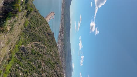 pan vertical en la bahía de javea desde cabo san antonio, españa