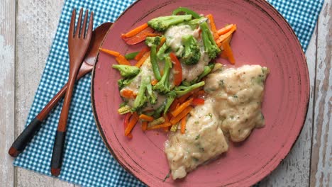 pescado cremoso con verduras