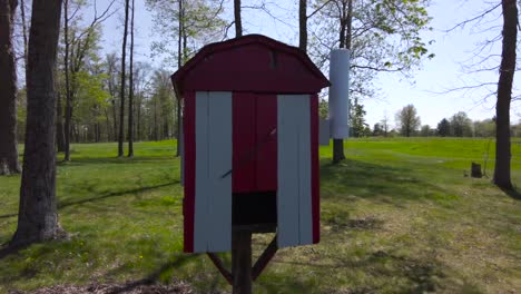 Detenerse-En-Una-Estación-De-Agua-En-Un-Tee-Box-De-Un-Campo-De-Golf